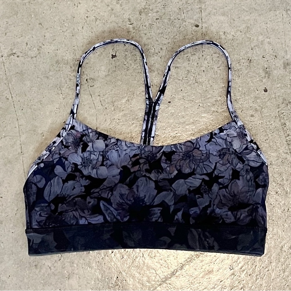 Lululemon Flow Y Bra in Nightfall Blossom Multi